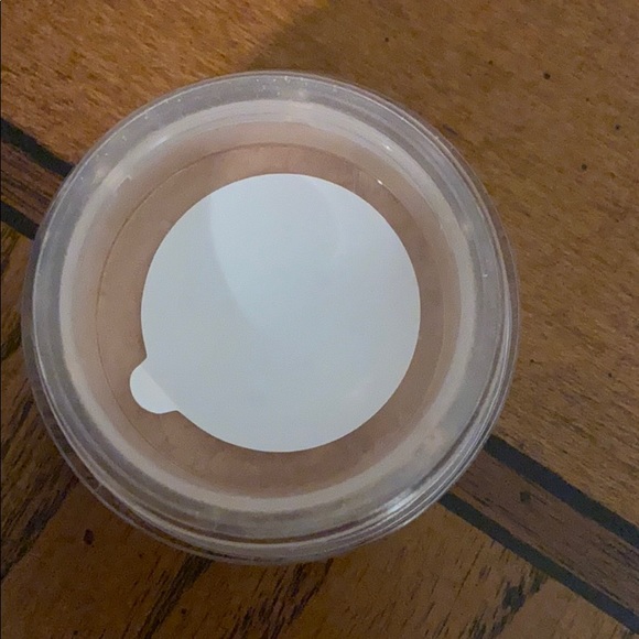 ID bare minerals foundation medium new - Picture 4 of 4